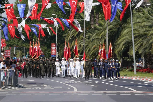 Istanbul Turkiye Αυγουστου 2022 Πορεία Στρατιωτών Κατά Διάρκεια Της 100Ης — Φωτογραφία Αρχείου