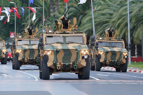 Istanbul Turkiye Sierpnia 2022 Parada Pojazdów Wojskowych 100 Rocznicę Sierpnia — Zdjęcie stockowe
