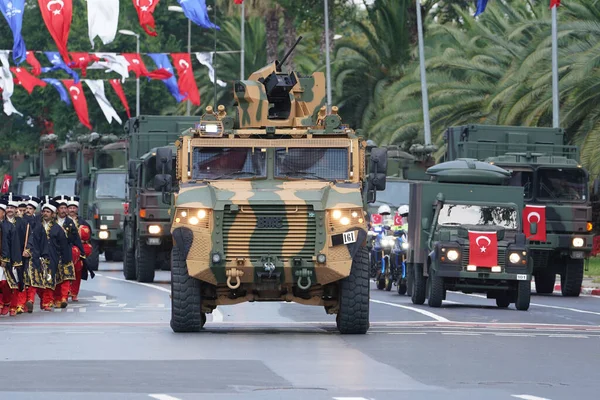 Istanbul Türkien August 2022 Parade Von Militärfahrzeugen Zum 100 Jahrestag — Stockfoto