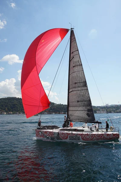 Istanbul Turkiye September 2022 Sailboat Competing Bosphorus Cup — Zdjęcie stockowe