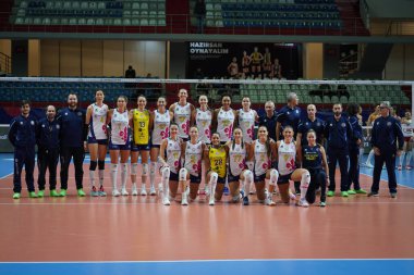 ISTANBUL, TURKIYE - 14 Aralık 2022: Savino Del Bene Scandicci Galatasaray HDI Sigorta CEV Şampiyonlar Ligi Voleybolu öncesinde Burhan Felek Spor Salonu 'nda poz verdi