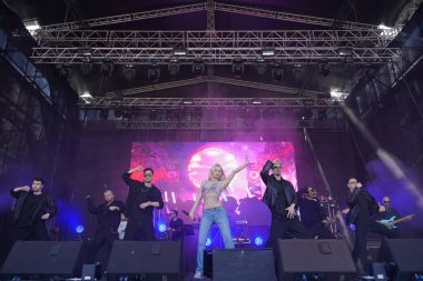 İSTANBUL, TURKIYE - 23 Nisan 2023: Türk Şarkıcı Aleyna Tilki 23 Nisan Ulusal Egemenlik ve Çocuk Günü boyunca konser