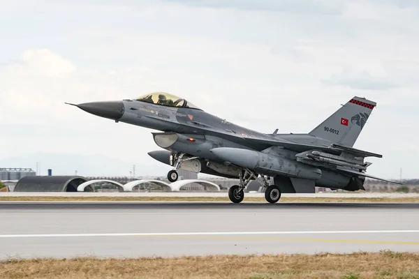 stock image KONYA, TURKIYE - JUNE 30, 2022: Turkish Air Force General Dynamics F-16C Fighting Falcon (4R-71) landing to Konya Airport during Anatolian Eagle Air Force Exercise