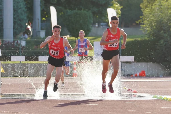 Denizli Turkiye 2022年7月17日 在Denizli Albayrak田径锦标赛的巴尔干U20田径锦标赛中 运动员跑3000米钢带激酶 — 图库照片