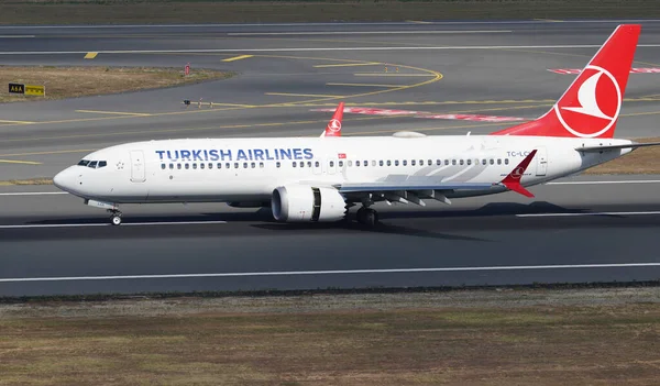 土耳其伊斯坦布尔 2022年8月6日 土耳其航空公司波音737 8Max 60054 在伊斯坦布尔国际机场着陆 — 图库照片