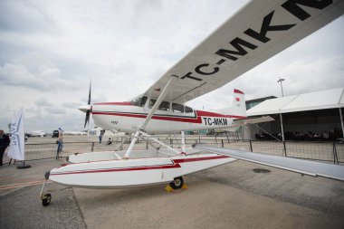 ISTANBUL, TURKIYE - ECTOBER 08, 2022: Özel Cessna 185 Skywagon (18502710) İstanbul Atatürk Havalimanı 'ndaki İstanbul Havaalanı' nda sergileniyor