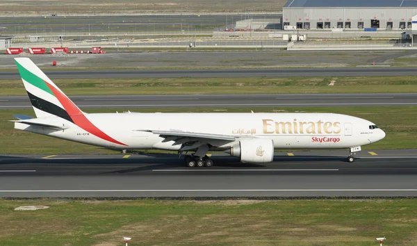 Istanbul Turkiye Οκτωβρίου 2022 Προσγείωση Της Emirates Skycargo Boeing 777 — Φωτογραφία Αρχείου