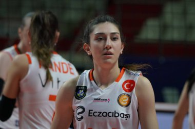ISTANBUL, TURKIYE - 23 Mart 2023: Eczacibasi Dynavit 'te Yaprak Erkek, Burhan Felek Spor Salonu' nda oynanan CEV Şampiyonlar Ligi Volesi karşılaşmasında Rzeszow CEV Şampiyonlar Ligi Şampiyonlar Ligi karşılaşması