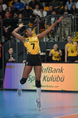 ISTANBUL, TURKIYE - 15 Mart 2023: Chiaka Ogbogu Vakıfbank 'a karşı Vero Volley Milano CEV Şampiyonlar Ligi Voleybolu' nda Vakıfbank Spor Salonu 'nda oynanan karşılaşmada