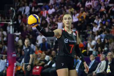 ANTALYA, TURKIYE - 18 Aralık 2022: Hande Baladin in in Gerdau Minas 'a karşı Eczacibasi Dynavit 5VB Voleybol Kadınlar Kulübü Dünya Şampiyonası maçı Antalya Spor Salonu' nda