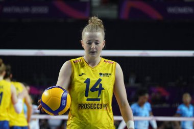 ANTALYA, TURKIYE - 17 Aralık 2022: Imoco Volley Conegliano 'da Joanna Wolosz, Antalya Spor Salonu' nda Gerdau Minas FiVB Voleybol Kadınlar Dünya Kulüpler Şampiyonası 'na karşı