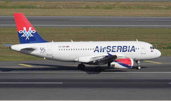 Istanbul Turkiye Сентябрь 2022 Эйр Сербия Airbus A319 132 2032 — стоковое фото