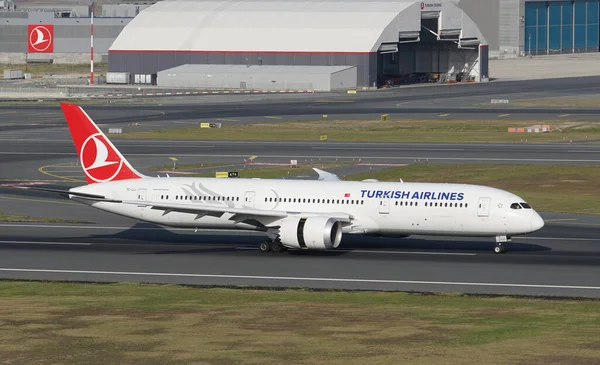 Istanbul Turkiye Сентябрь 2022 Turkish Airlines Boeing 787 65809 Landing — стоковое фото