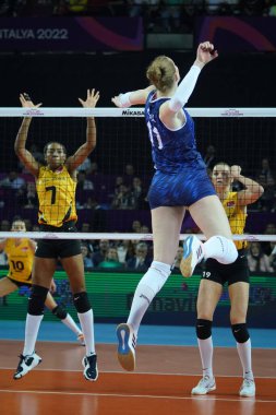 ANTALYA, TURKIYE - 18 Aralık 2022: Isabelle Haak, Imoco Volley Conegliano, Vakıfbank 5VB Voleybol Kadınlar Kulübü Dünya Şampiyonası finalinde Antalya Spor Salonu Finali 'nde karşılaşacak.