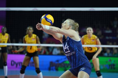 ANTALYA, TURKIYE - 18 Aralık 2022: Joanna Wolosz, Imoco Volley Conegliano - Vakıfbank Beşlisi Voleybol Kadınlar Kulübü Dünya Şampiyonası final maçı sırasında Antalya Spor Salonu 'nda