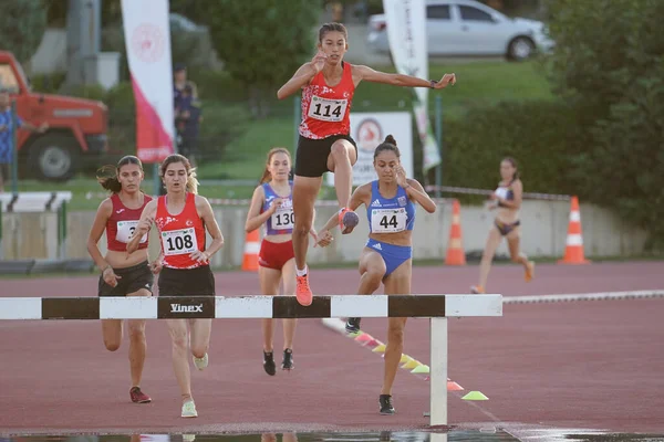 Denizli Turkiye Června 2022 Sportovci Běžící 3000 Metrů Steeplechase Během — Stock fotografie