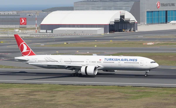 Istanbul Turkiye Сентябрь 2022 Turkish Airlines Boeing 777 3F2Er 44126 — стоковое фото