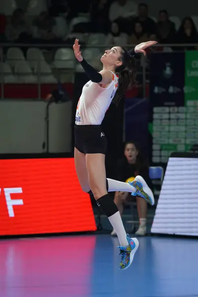 Istanbul Turkiye January 2023 Saliha Sahin Serves Eczacibasi Dynavit Grupa — Stock Photo, Image