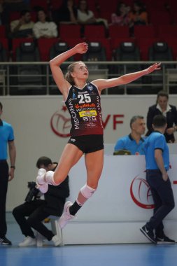 ISTANBUL, TURKIYE - 21 Ocak 2023: Brooke Nuneviller Burhan Felek Spor Salonu 'nda oynanan Fenerbahçe Opet vs Nilufer Belediyespor Türk Sultanlar Ligi karşılaşmasından önce ısınıyor