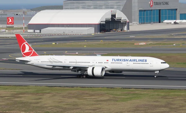 Istanbul Turquía Septiembre 2022 Turkish Airlines Boeing 777 3F2Er 44128 — Foto de Stock