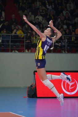 ISTANBUL, TURKIYE - 11 Mart 2023: Arina Fedorovtseva, Burhan Felek Spor Salonu 'nda Fenerbahçe Opet vs Galatasaray HDI Sigorta Türk Sultanlar Ligi karşılaşmasında görev yapıyor