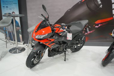 İSTANBUL, TURKIYE - 29 Nisan 2023: İstanbul Fuar Merkezi 'ndeki Motobike Fuarı' nda motosiklet sergisi açıldı