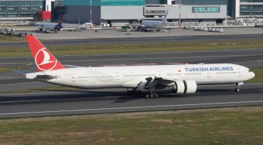 ISTANBUL, TURKIYE - SEPTEMBER 17, 2022: Turkish Airlines Boeing 777-3F2ER (40710) landing to Istanbul International Airport