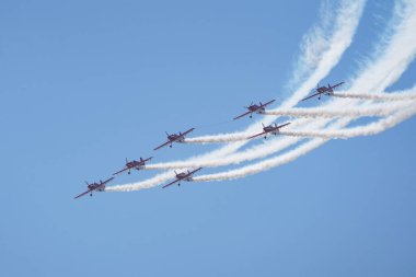 ISTANBUL, TURKIYE - Mayıs 01, 2023: Fas Marche Verte - İstanbul Teknofest sırasında İstanbul Atatürk Havalimanı 'nda Yeşil Mart akrobatik gösteri ekibi