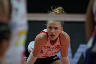 ISTANBUL, TURKIYE - 22 Mart 2023: Türk Hava Yollari 'de Kayacan Sonsirma otobüsü Burhan Felek Spor Salonu' nda Savino Del Bene Scandicci CEV Voleybol Kupası karşılaşmasına karşı