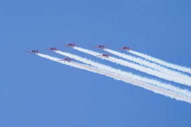 ISTANBUL, TURKIYE - Mayıs 01, 2023: Fas Marche Verte - İstanbul Teknofest sırasında İstanbul Atatürk Havalimanı 'nda Yeşil Mart akrobatik gösteri ekibi