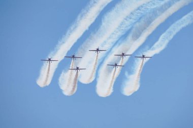 ISTANBUL, TURKIYE - Mayıs 01, 2023: Fas Marche Verte - İstanbul Teknofest sırasında İstanbul Atatürk Havalimanı 'nda Yeşil Mart akrobatik gösteri ekibi