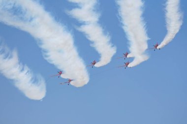 ISTANBUL, TURKIYE - Mayıs 01, 2023: Fas Marche Verte - İstanbul Teknofest sırasında İstanbul Atatürk Havalimanı 'nda Yeşil Mart akrobatik gösteri ekibi