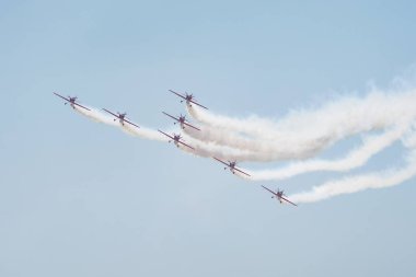 ISTANBUL, TURKIYE - Mayıs 01, 2023: Fas Marche Verte - İstanbul Teknofest sırasında İstanbul Atatürk Havalimanı 'nda Yeşil Mart akrobatik gösteri ekibi