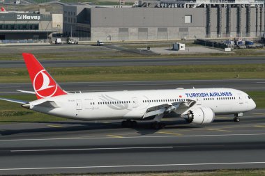 ISTANBUL, TURKIYE - OCTOBER 01, 2022: Turkish Airlines Boeing 787-9 (65801) landing to Istanbul International Airport