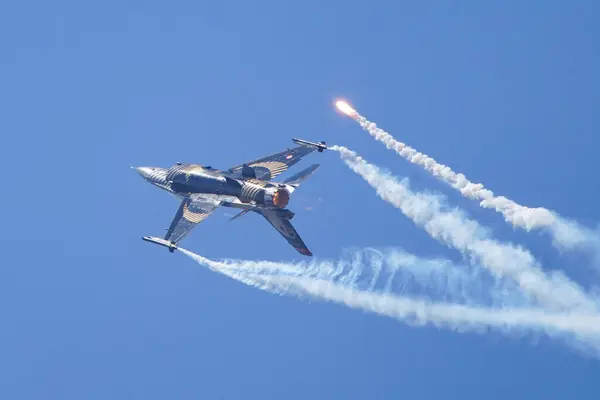 stock image ISTANBUL, TURKIYE - MAY 01, 2023: SOLOTURK, Turkish Air Force General Dynamics F-16C Fighting Falcon display in Istanbul Ataturk Airport during Teknofest Istanbul