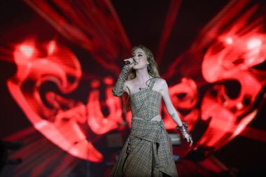 ISTANBUL, TURKIYE - 25 Mayıs 2023: Türk Şarkıcı Gunes konseri İstanbul 'da