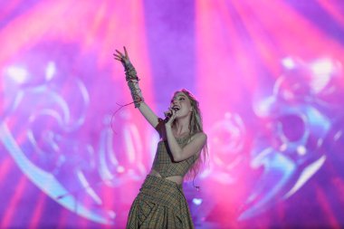 ISTANBUL, TURKIYE - 25 Mayıs 2023: Türk Şarkıcı Gunes konseri İstanbul 'da