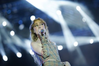 ISTANBUL, TURKIYE - 25 Mayıs 2023: Türk Şarkıcı Gunes konseri İstanbul 'da