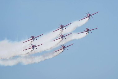 ISTANBUL, TURKIYE - Mayıs 01, 2023: Fas Marche Verte - İstanbul Teknofest sırasında İstanbul Atatürk Havalimanı 'nda Yeşil Mart akrobatik gösteri ekibi