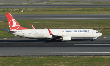 ISTANBUL, TURKIYE - OCTOBER 01, 2022: Turkish Airlines Boeing 737-9F2ER (40983) landing to Istanbul International Airport