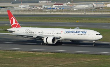 ISTANBUL, TURKIYE - OCTOBER 01, 2022: Turkish Airlines Boeing 777-3F2ER (44121) landing to Istanbul International Airport