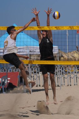 Balikir, TÜRKİYE - 25 Haziran 2023: Pro Beach Tour Oren Leg 'de tanımlanamayan atlet