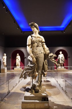 Antalya Arkeoloji Müzesi 'nde Dans Eden Kadın Heykeli, Antalya Şehri, Türkiye