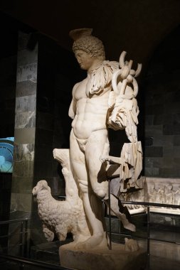Antalya Arkeoloji Müzesi 'ndeki heykel, Antalya Şehri, Türkiye