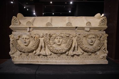 Antalya Arkeoloji Müzesi 'ndeki Girlands Sarcophagus, Antalya Şehri, Türkiye