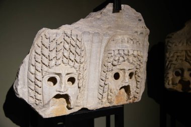 Antalya Arkeoloji Müzesi 'nde yardım, Antalya Şehri, Türkiye