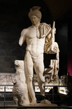 Antalya Arkeoloji Müzesi 'ndeki heykel, Antalya Şehri, Türkiye