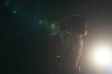 ISTANBUL, TURKIYE - 25 Temmuz 2023: Türk Şarkıcı Zeynep Bastik İstanbul 'da konser verdi