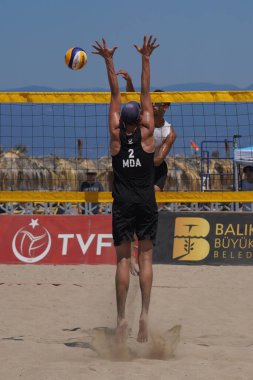 Balikir, TÜRKİYE - 25 Haziran 2023: Pro Beach Tour Oren Leg 'de tanımlanamayan atlet