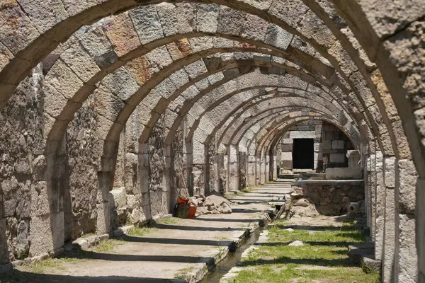 İzmir 'in İzmir kentinde İzmir' li Agora